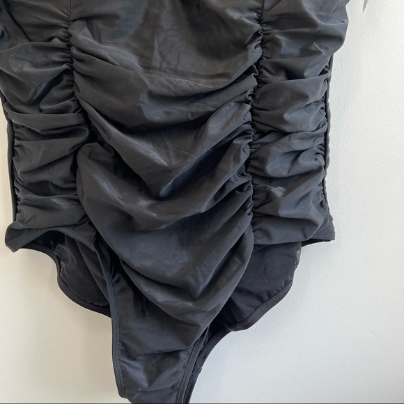 NEW torrid Black Lattice Ruched Wireless One-Piece Swimsuit 3X - Picture 4 of 11